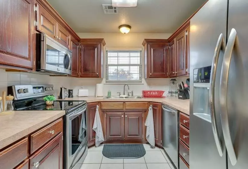 Chandler House W/ Fenced Backyard: Pets Welcome!