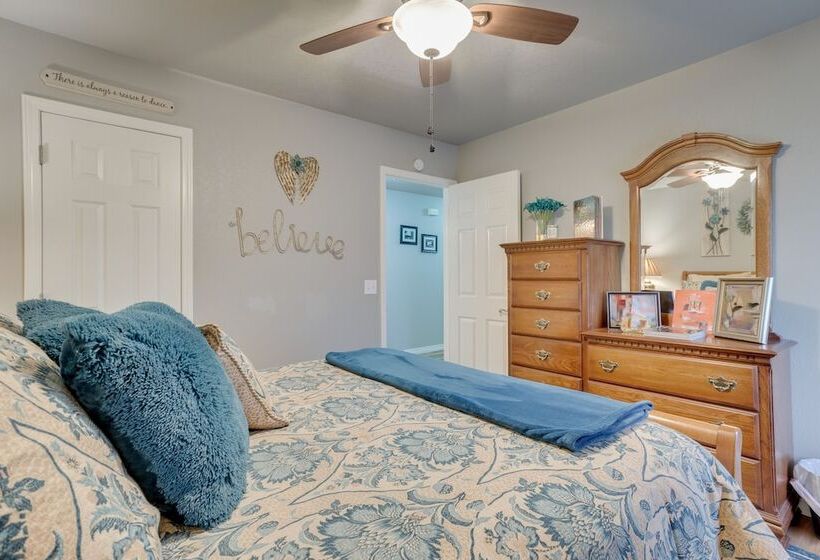 Chandler House W/ Fenced Backyard: Pets Welcome!