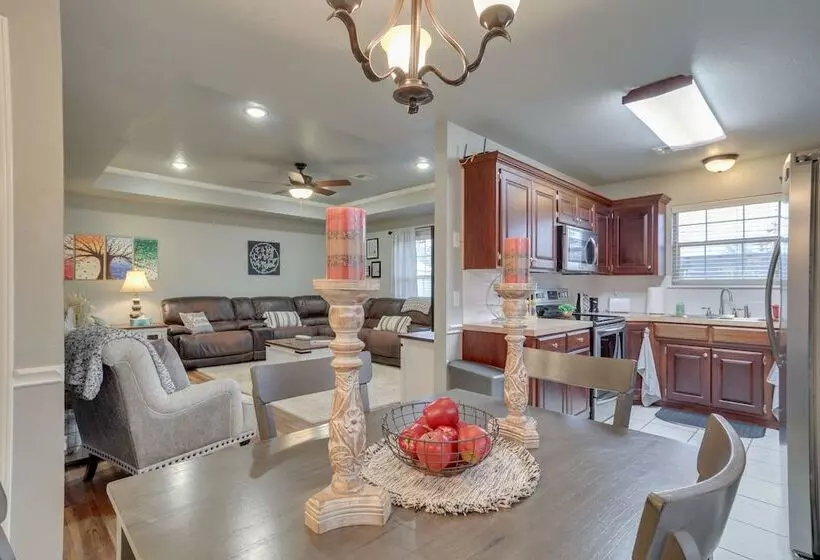 Chandler House W/ Fenced Backyard: Pets Welcome!