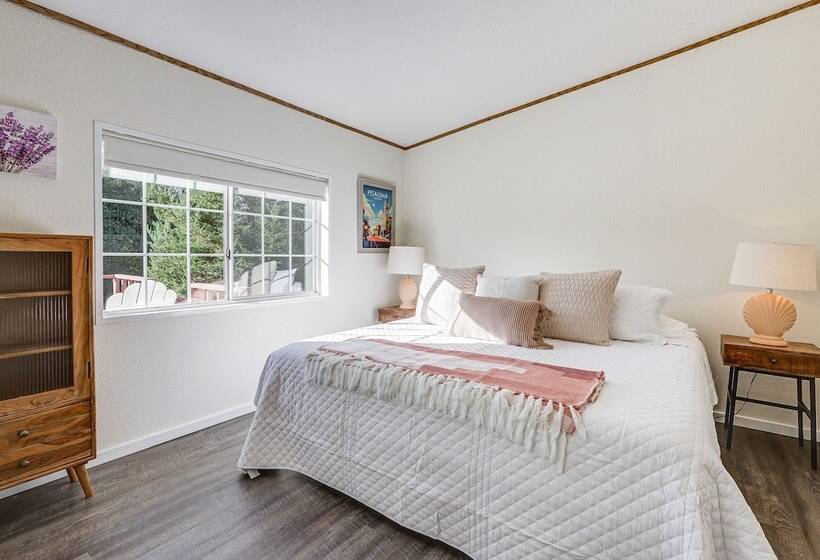 Charming Petaluma Cottage W/ Grill Near Wineries