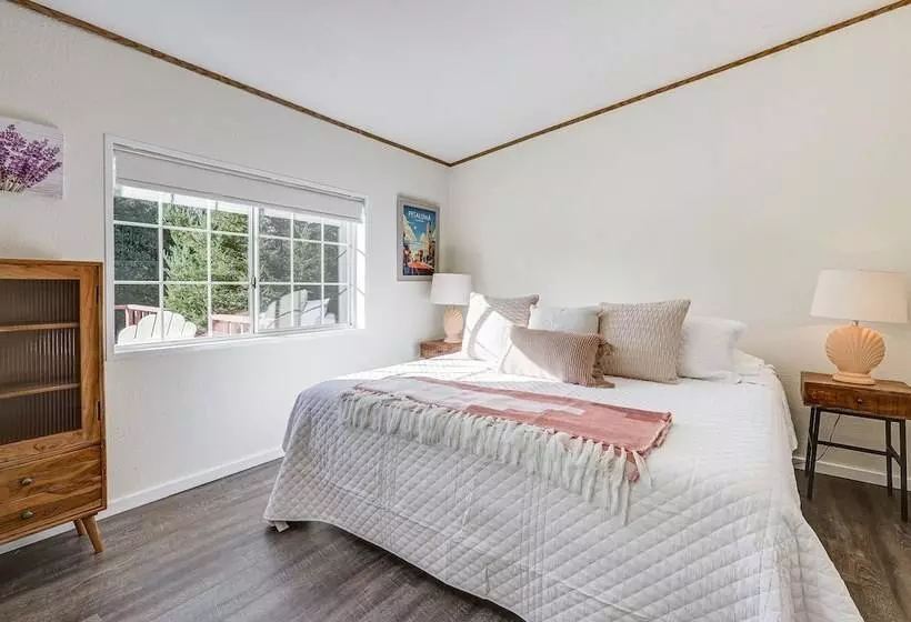 Charming Petaluma Cottage W/ Grill Near Wineries