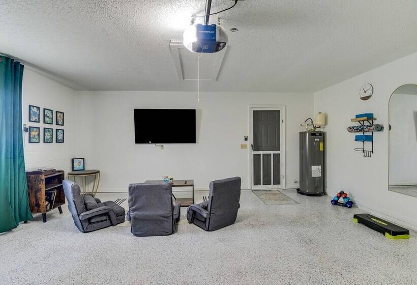 Palm Coast Home W/ Heated Pool, Fire Pit & Bbq!