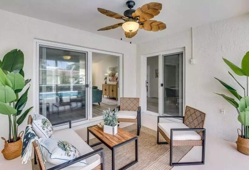 Palm Coast Home W/ Heated Pool, Fire Pit & Bbq!