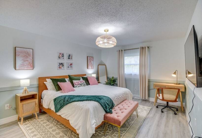 Palm Coast Home W/ Heated Pool, Fire Pit & Bbq!