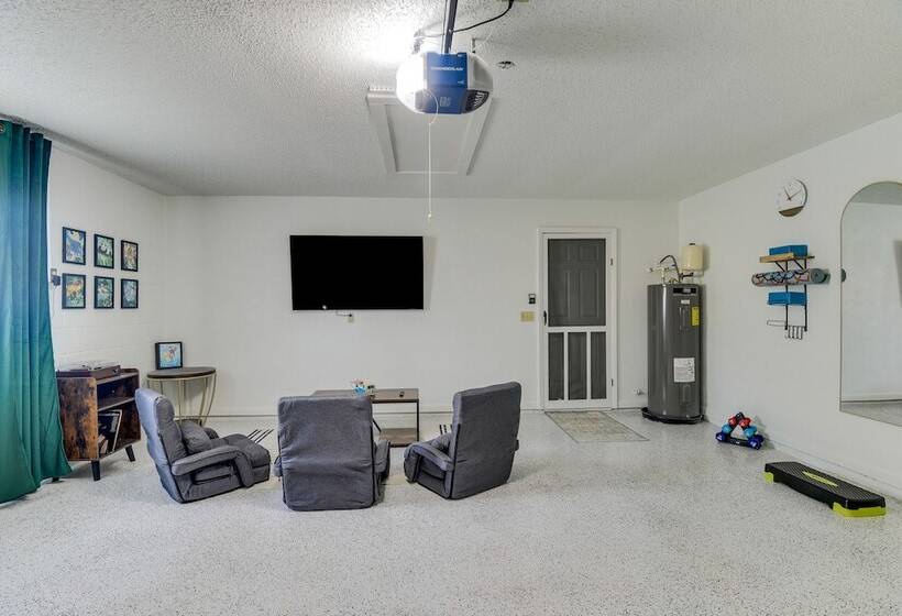 Palm Coast Home W/ Heated Pool, Fire Pit & Bbq!