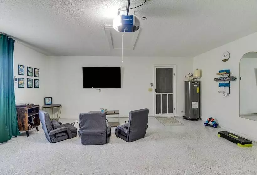 Palm Coast Home W/ Heated Pool, Fire Pit & Bbq!