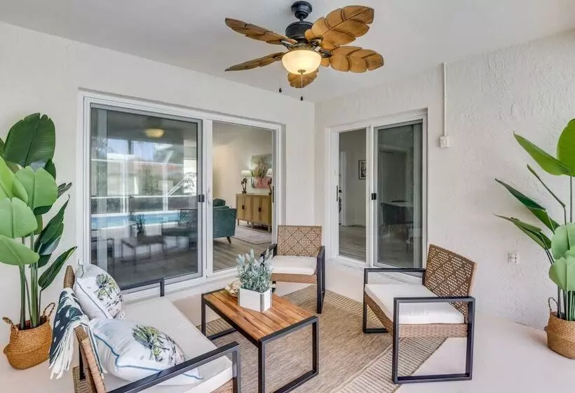 Palm Coast Home W/ Heated Pool, Fire Pit & Bbq!