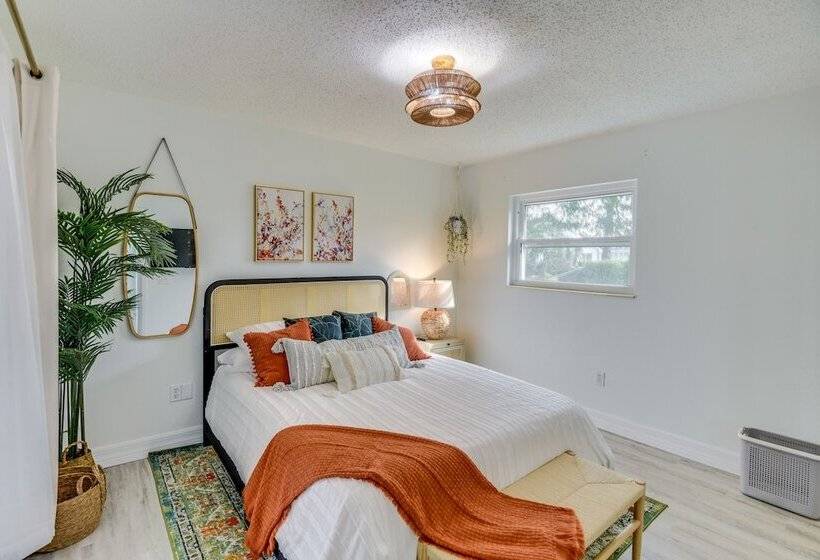 Palm Coast Home W/ Heated Pool, Fire Pit & Bbq!