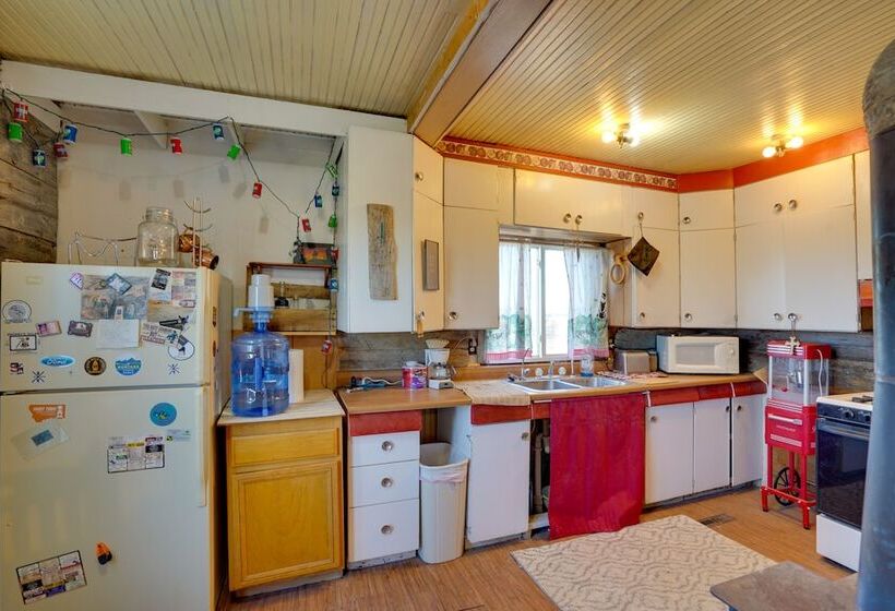 Corral Creek Cow Camp: Pet Friendly Circle Cabin