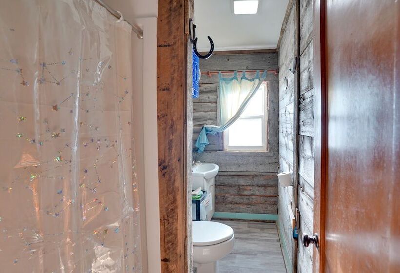 Corral Creek Cow Camp: Pet Friendly Circle Cabin