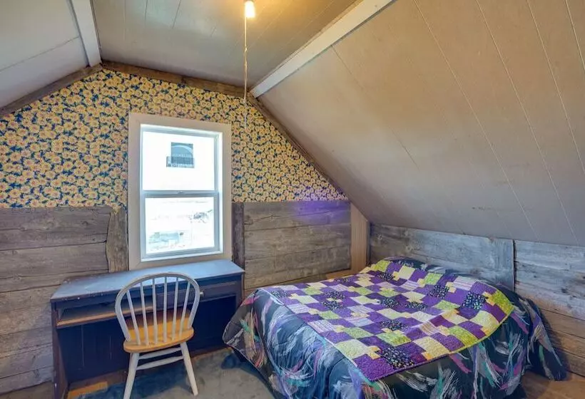 Corral Creek Cow Camp: Pet Friendly Circle Cabin