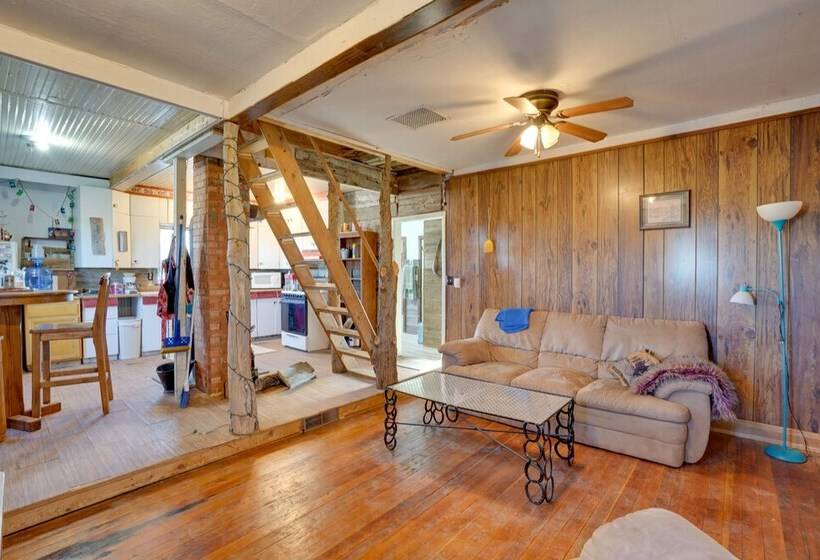 Corral Creek Cow Camp: Pet Friendly Circle Cabin