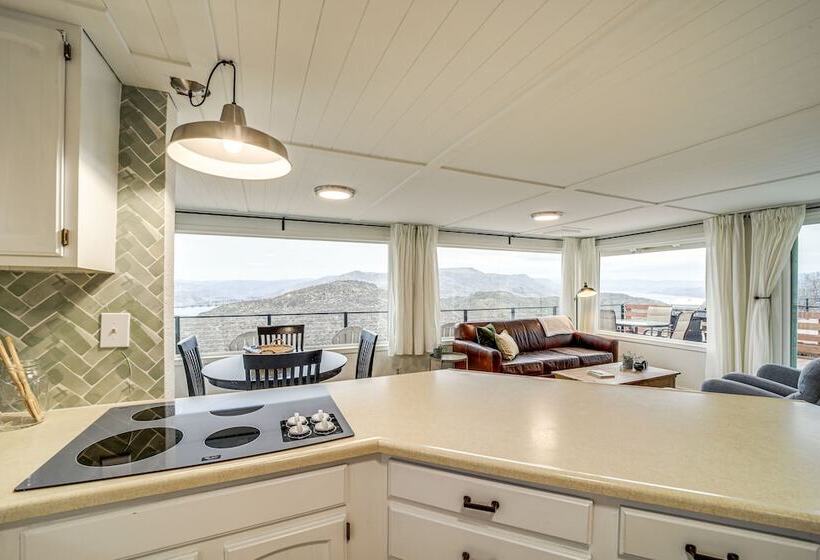 Cozy Grand Coulee Home W/ Deck & Views!