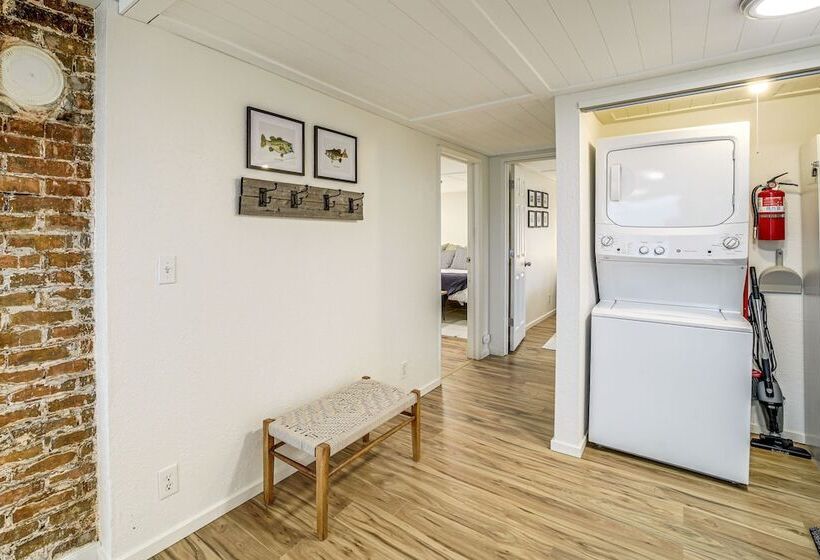 Cozy Grand Coulee Home W/ Deck & Views!