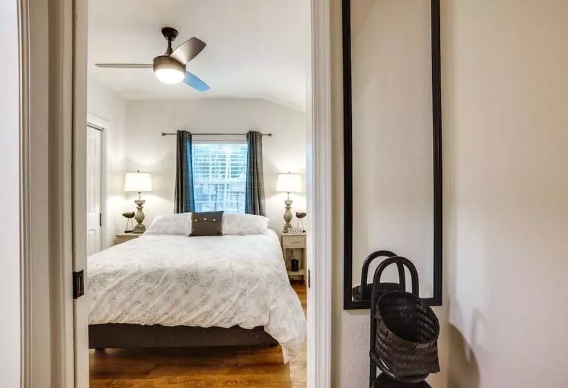 Cozy Montgomery Cottage W/ Porch, Near Lake Conroe