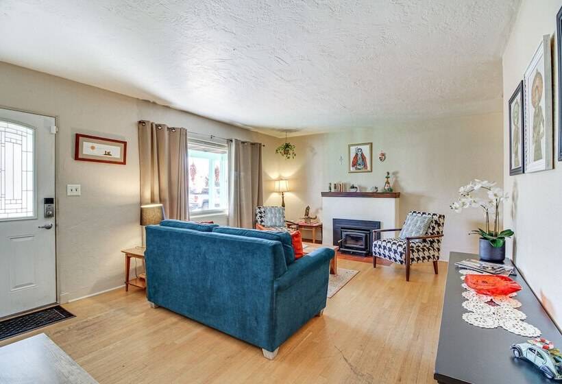 Dog Friendly Albuquerque Home: 1 Mi To U Of Nm!