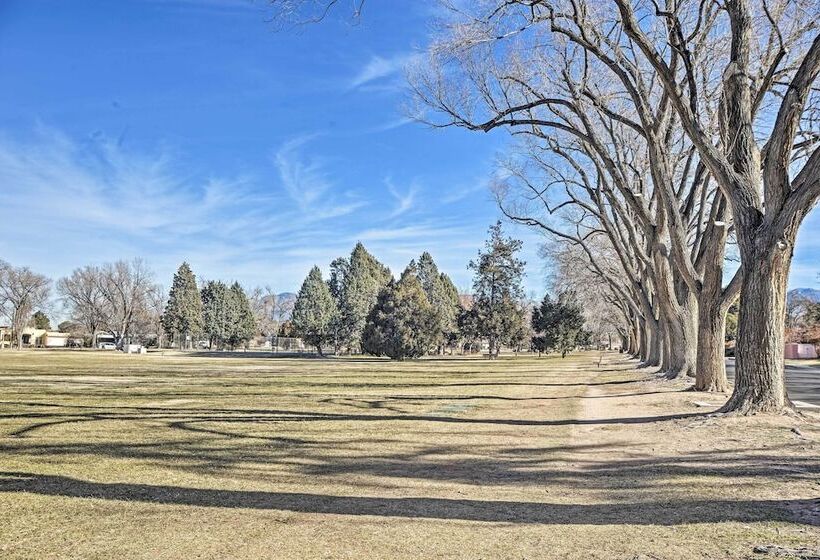 Dog Friendly Albuquerque Home: 1 Mi To U Of Nm!