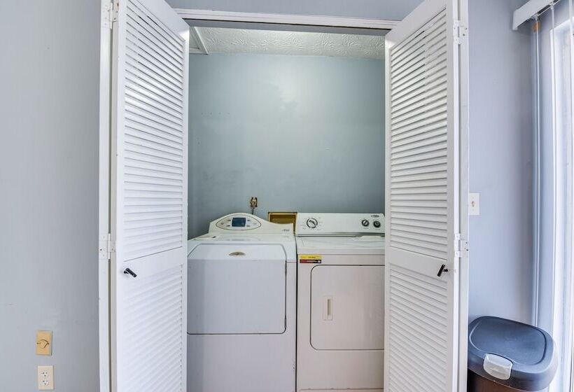 Pet Friendly Douglasville Gem   3 Mi To Downtown!