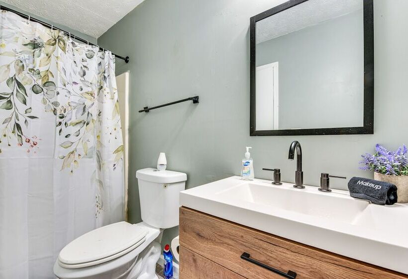 Pet Friendly Douglasville Gem   3 Mi To Downtown!