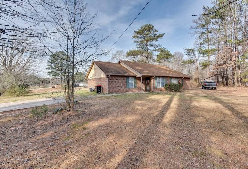 Pet Friendly Douglasville Gem   3 Mi To Downtown!
