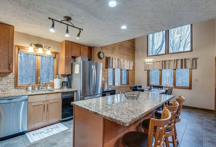 Eco Friendly Poconos Cabin W/ Ev Charger!