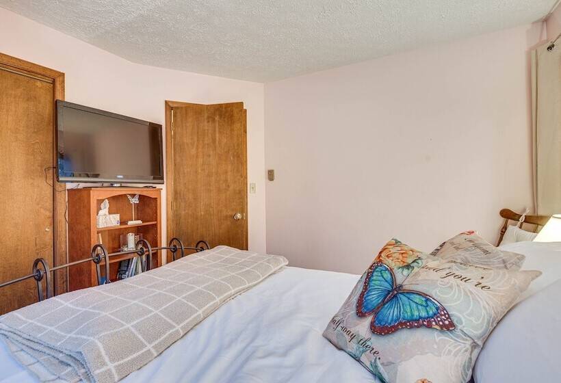 Eco Friendly Poconos Cabin W/ Ev Charger!