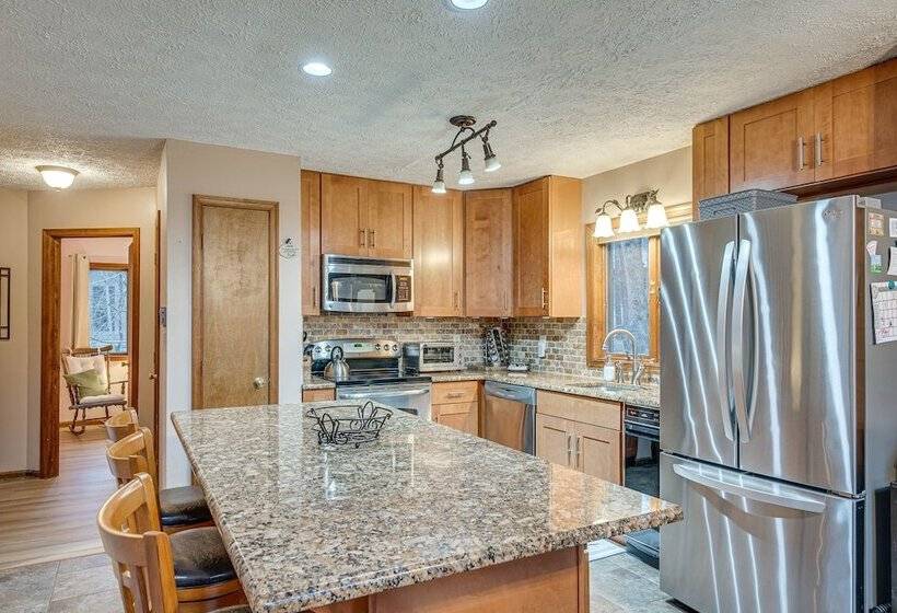 Eco Friendly Poconos Cabin W/ Ev Charger!