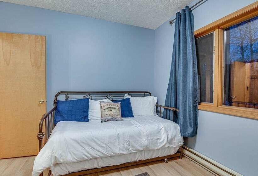 Eco Friendly Poconos Cabin W/ Ev Charger!