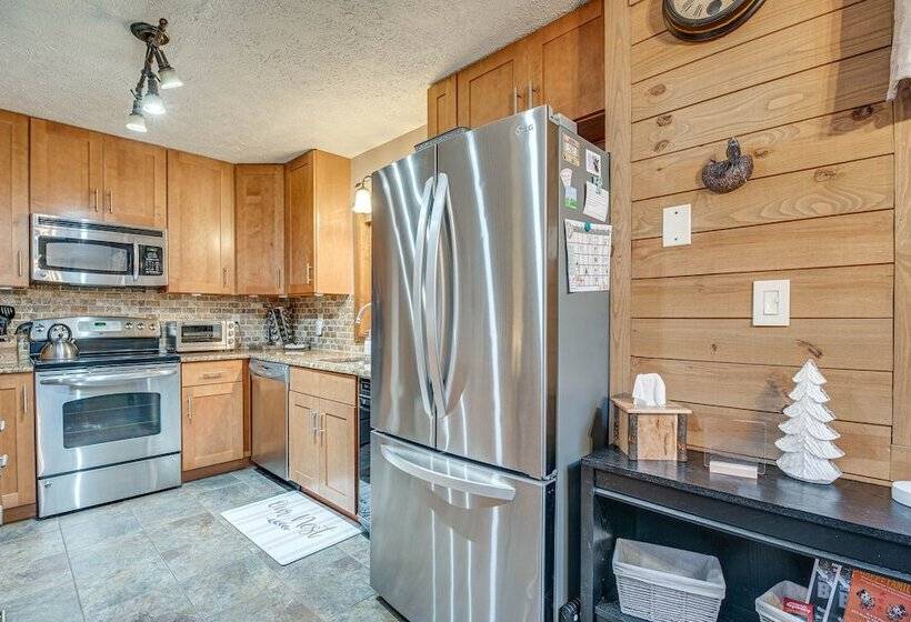 Eco Friendly Poconos Cabin W/ Ev Charger!