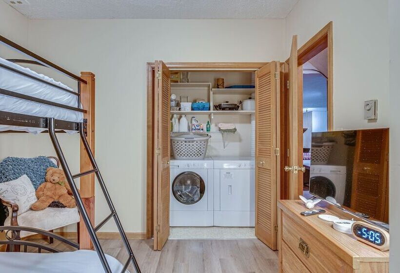 Eco Friendly Poconos Cabin W/ Ev Charger!