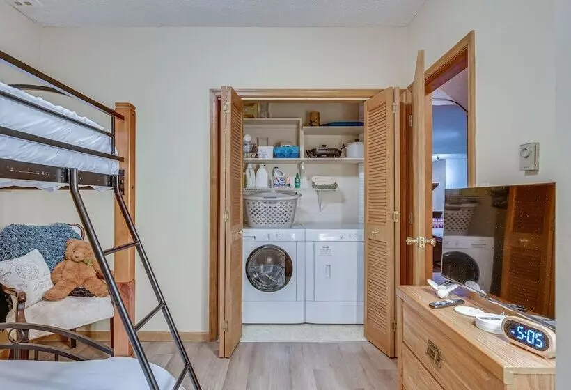 Eco Friendly Poconos Cabin W/ Ev Charger!