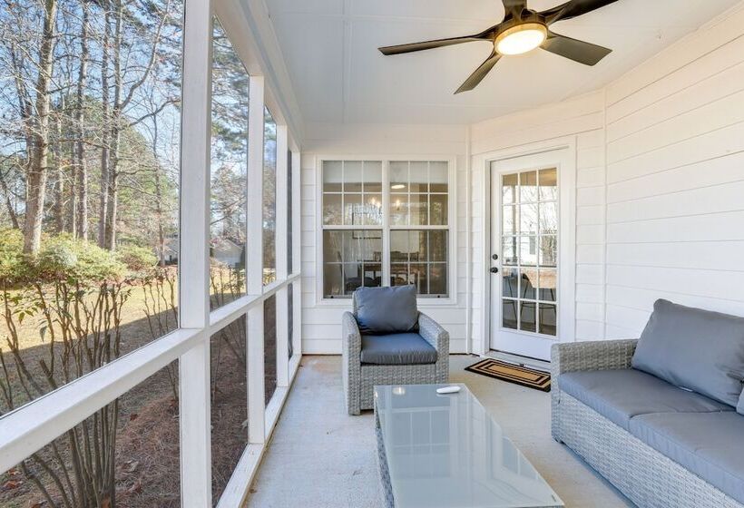 Family Friendly Dacula Home With Screened Porch!