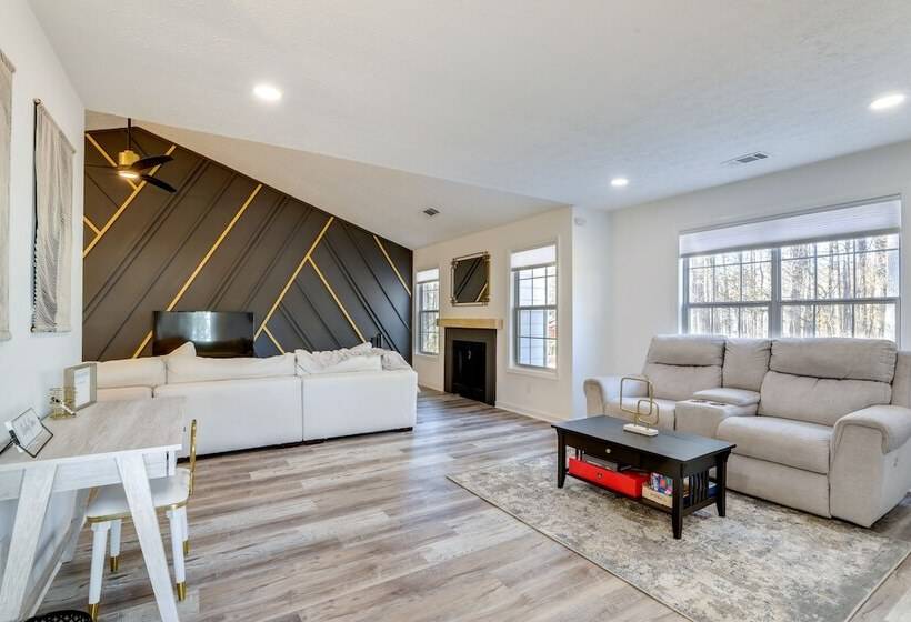 Family Friendly Dacula Home With Screened Porch!