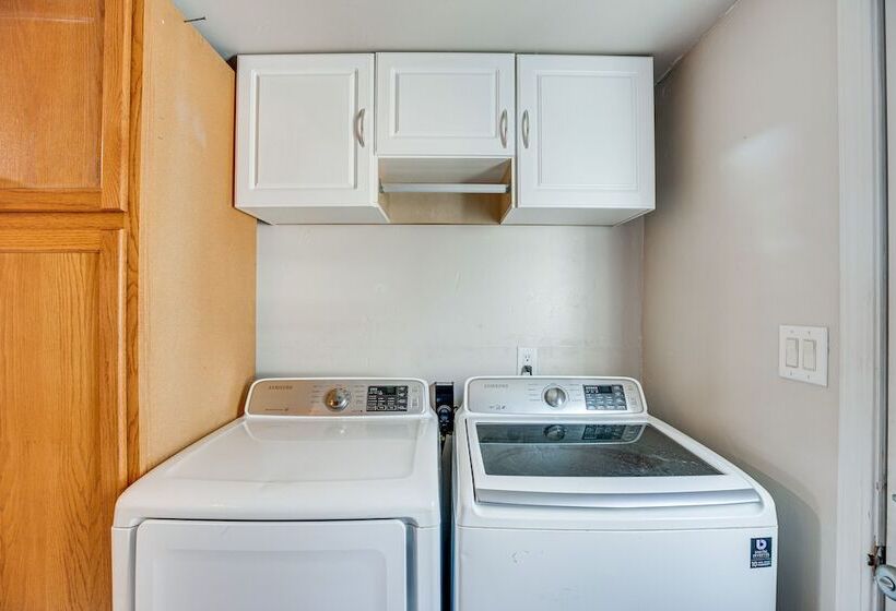 Grand Junction Home W/ Hot Tub: 2 Mi To Downtown!