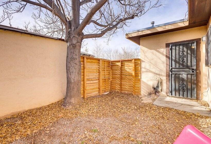 Home W/ Yard ~ 2 Mi To University Of New Mexico!