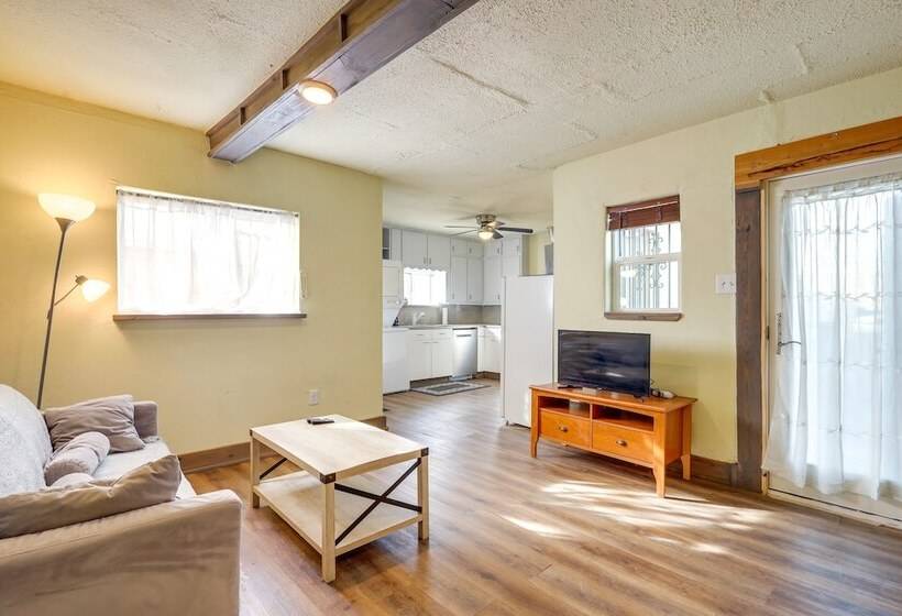 Home W/ Yard ~ 2 Mi To University Of New Mexico!