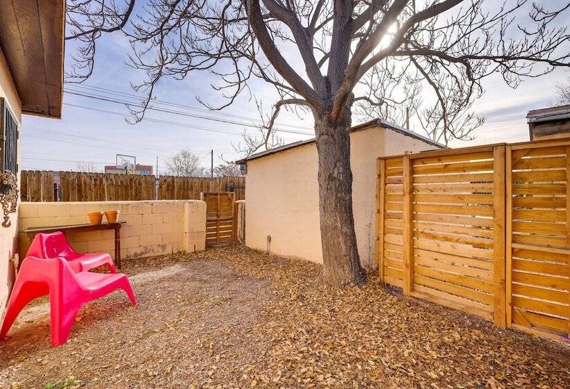 Home W/ Yard ~ 2 Mi To University Of New Mexico!