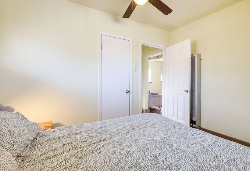 Home W/ Yard ~ 2 Mi To University Of New Mexico!