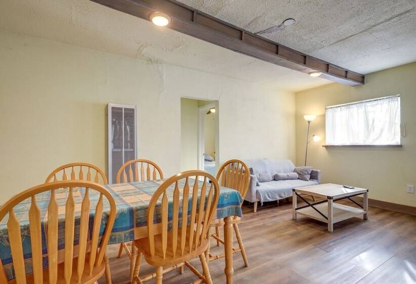 Home W/ Yard ~ 2 Mi To University Of New Mexico!