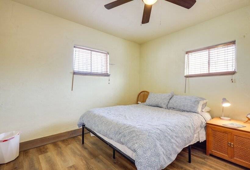 Home W/ Yard ~ 2 Mi To University Of New Mexico!