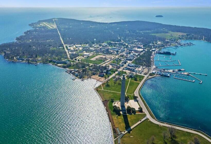 فندق Bayshore Resort At Put In Bay