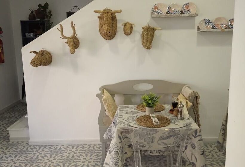 Отель El Nido Del Chorro