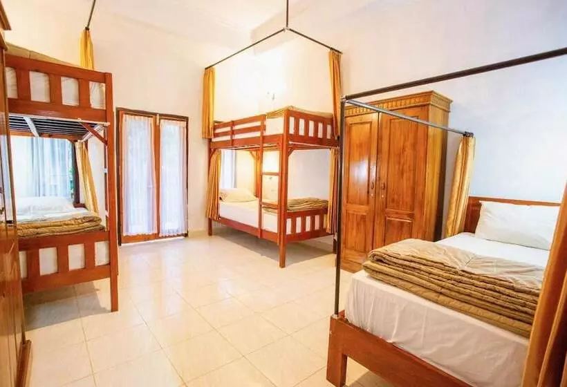 ホテル Kamasanti Hostel