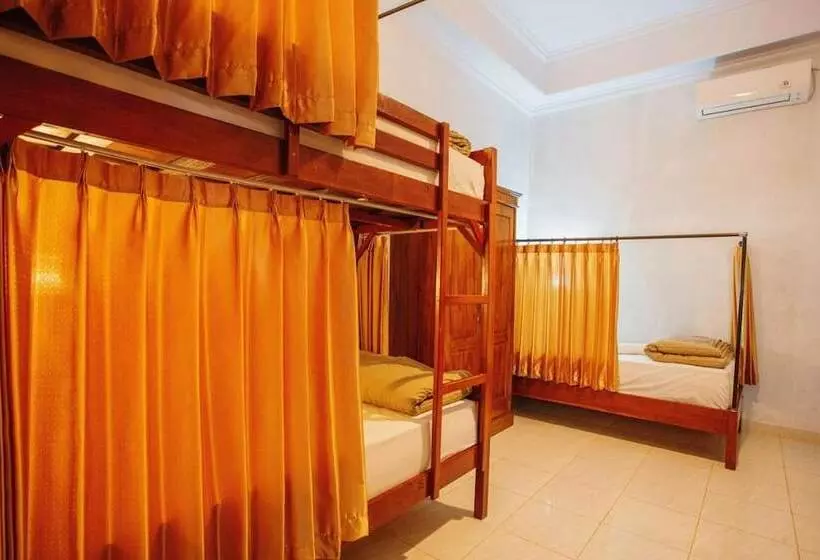 ホテル Kamasanti Hostel