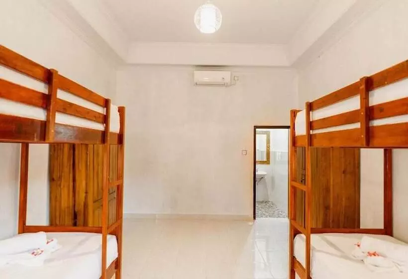 ホテル Kamasanti Hostel