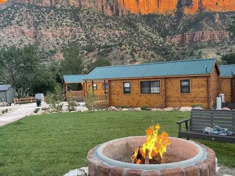 Hotelli Zion Canyon Cabins