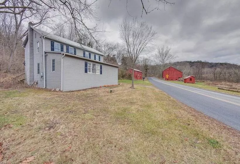 Hunters Dutch Country Paradise On 60 Acre Farm!