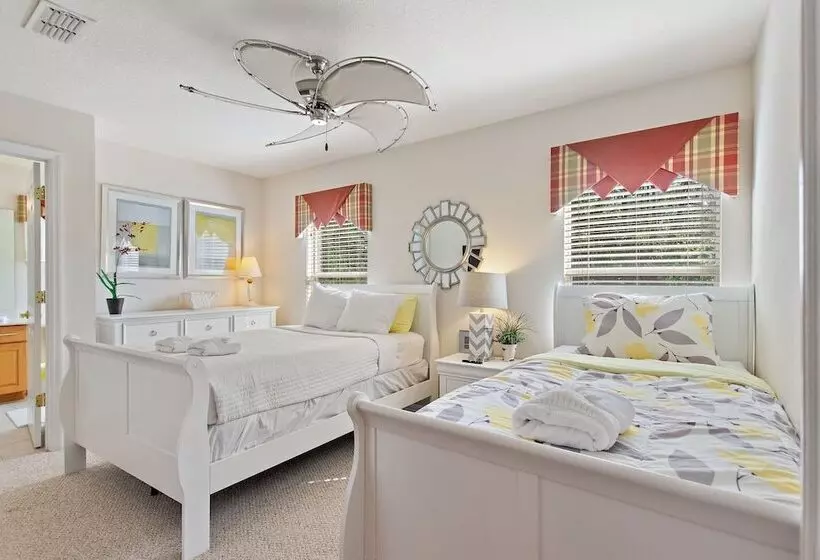 Indian Summer At Watersong Resort