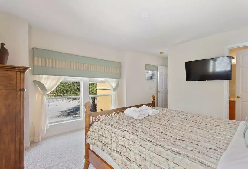 Indian Summer At Watersong Resort