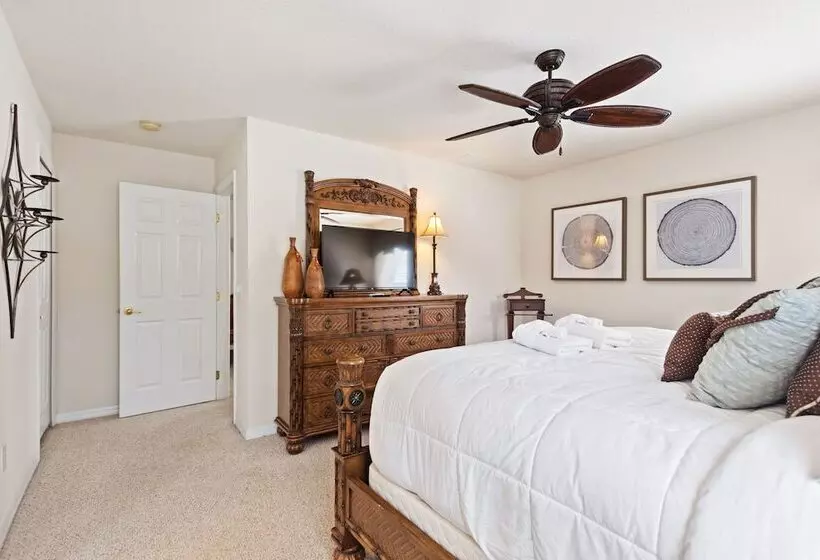 Indian Summer At Watersong Resort